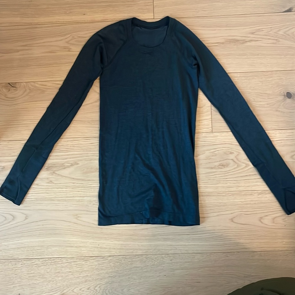 Lululemon long sleeve shirt
